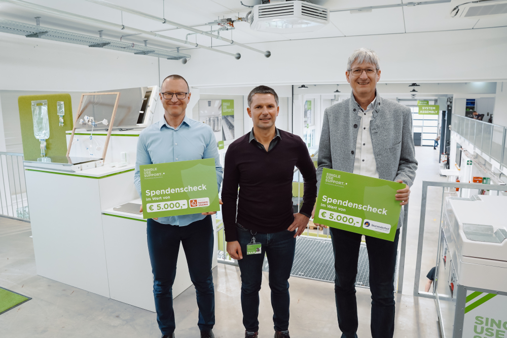 Spendenscheck-Übergabe_Single Use Support-1 Spendenscheck-Übergabe_Single Use Support-1