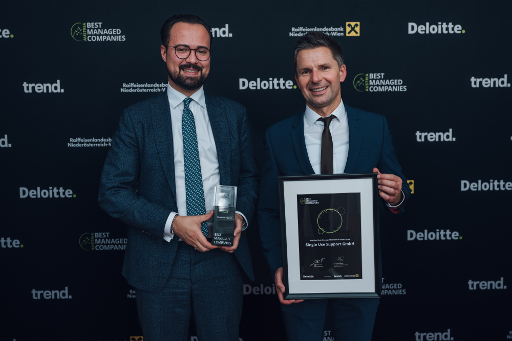 Christopher Duerolf_Christian Praxmarer_Award Best Managed Company_Niklas_Schnaubelt Christopher Duerolf_Christian Praxmarer_Award Best Managed Company_Niklas_Schnaubelt